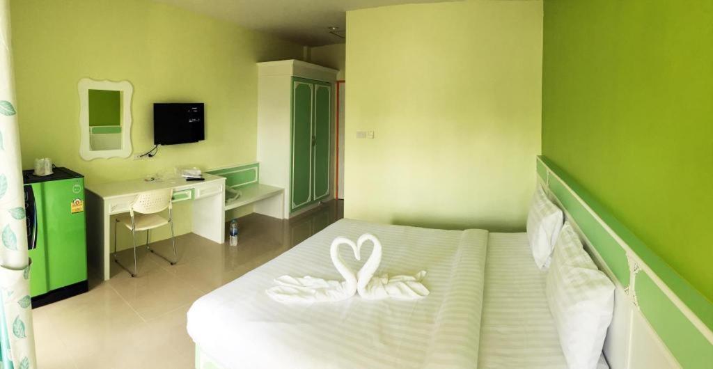Holland Resort Phuket Buitenkant foto