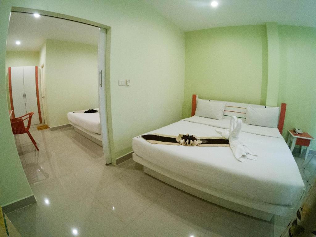Holland Resort Phuket Buitenkant foto