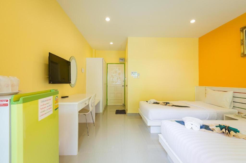 Holland Resort Phuket Buitenkant foto
