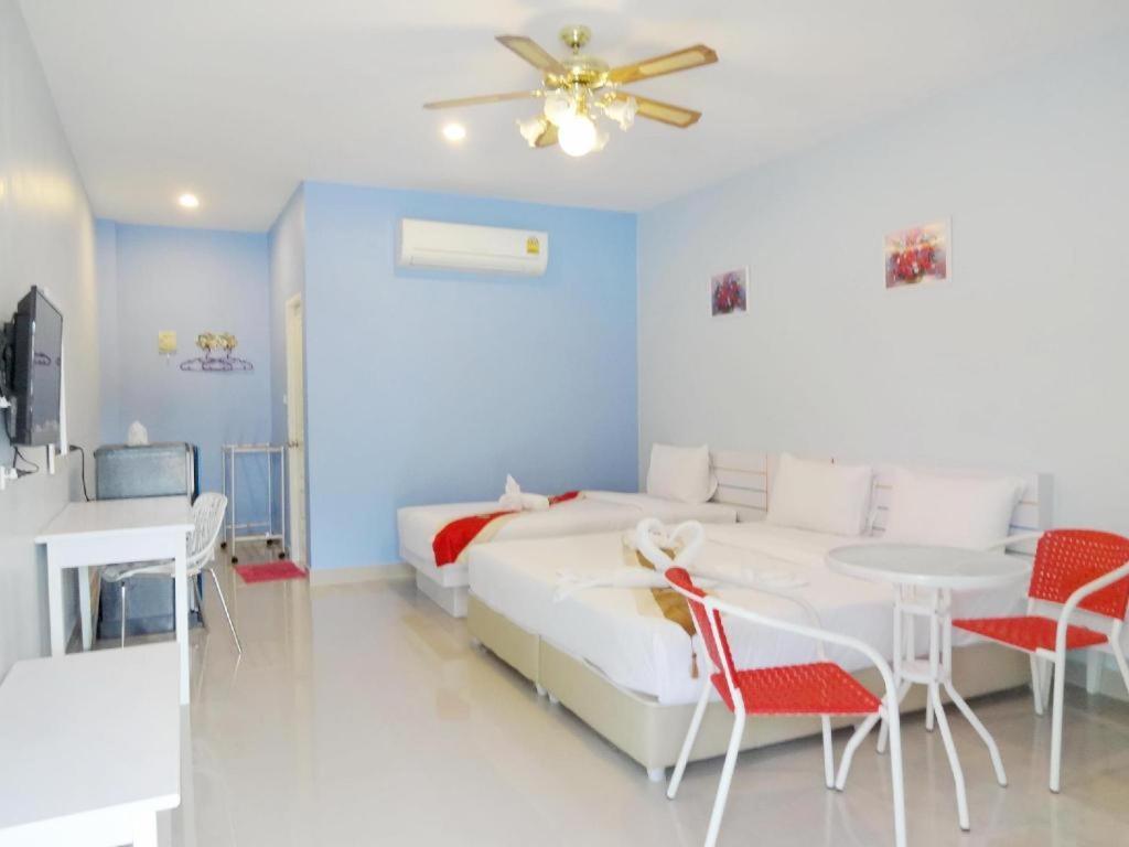Holland Resort Phuket Buitenkant foto