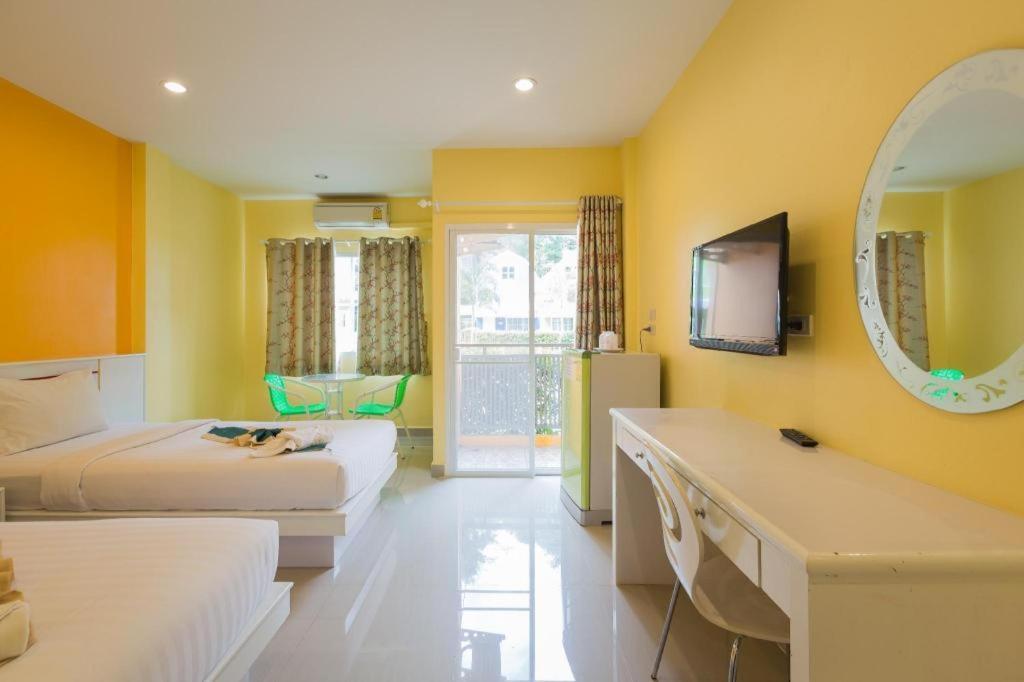 Holland Resort Phuket Buitenkant foto