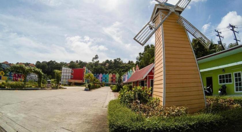 Holland Resort Phuket Buitenkant foto