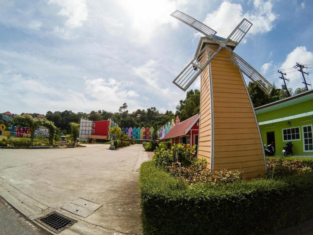Holland Resort Phuket Buitenkant foto