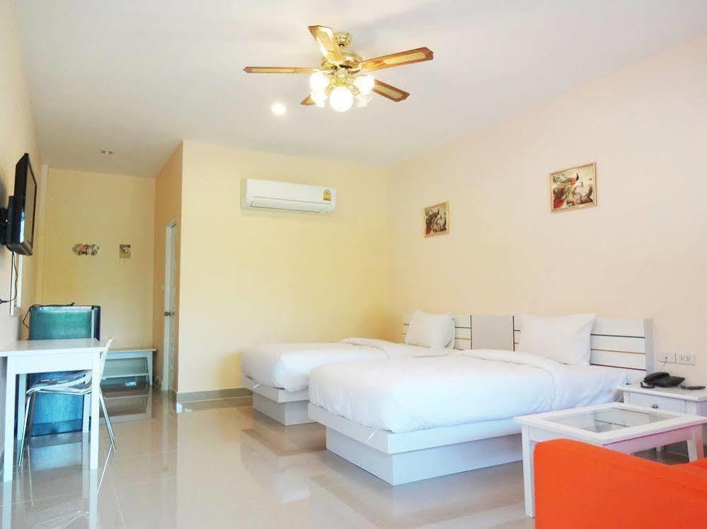 Holland Resort Phuket Buitenkant foto