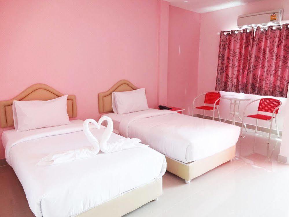 Holland Resort Phuket Buitenkant foto